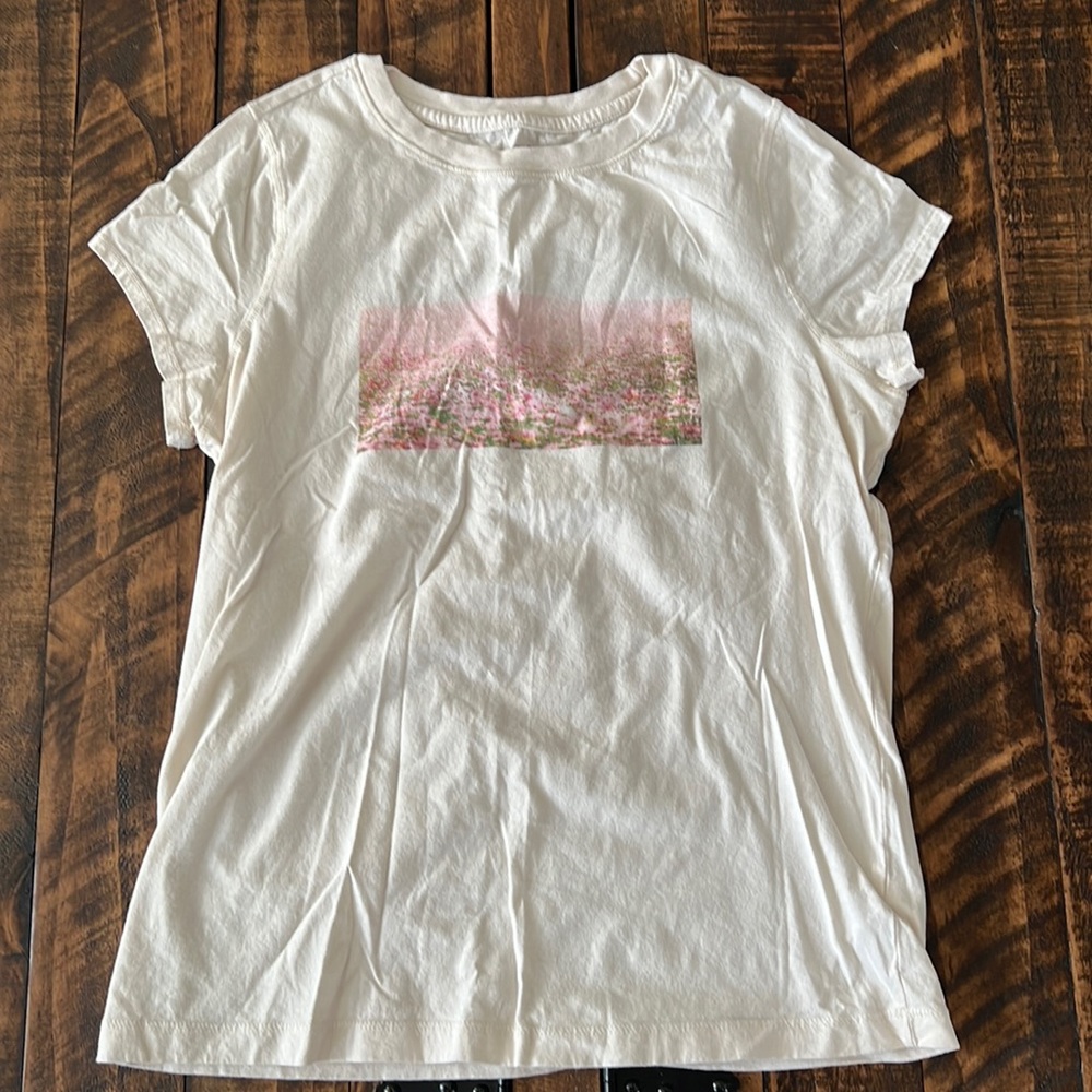 - Short Sleeve Floral graphic T